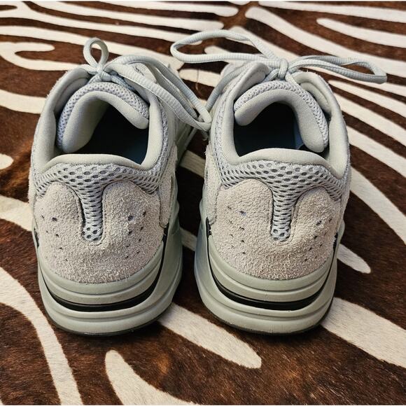 Adidas Yeezy Boost 700 Size 6.5 Salt main image 7